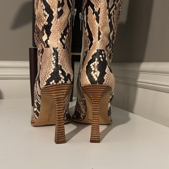 Vince Camuto Women's Pelsna Fashion Boot - Picture 12 of 15